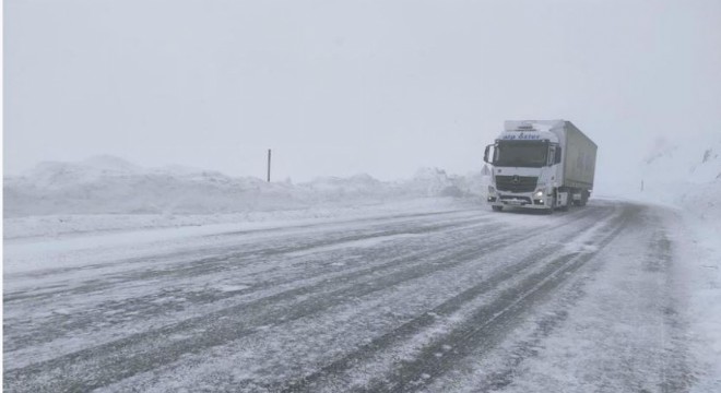 Tunceli Erzincan yolu tır geçişine açıldı